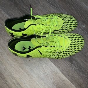 Men’s under armor soccer cleats. size 8.5.